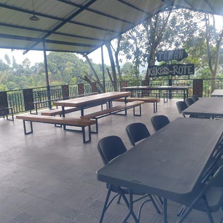 Villa Chacha At Macarena, Megamendung 外观 照片