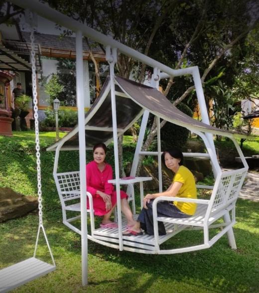 Villa Chacha At Macarena, Megamendung 外观 照片