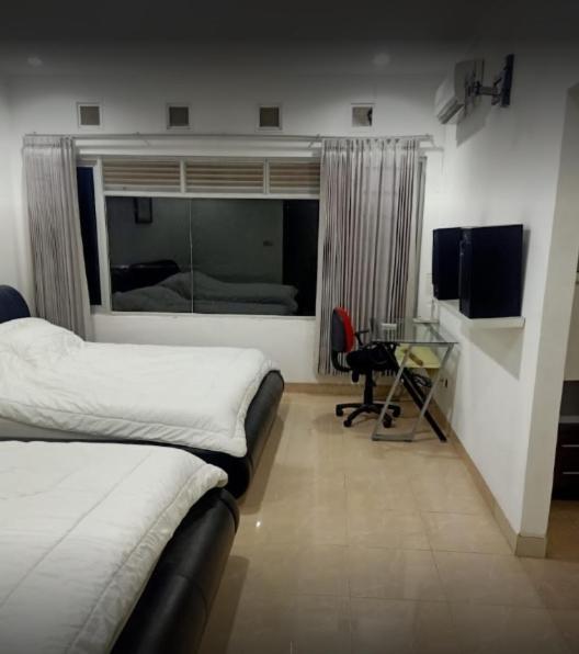 Villa Chacha At Macarena, Megamendung 外观 照片