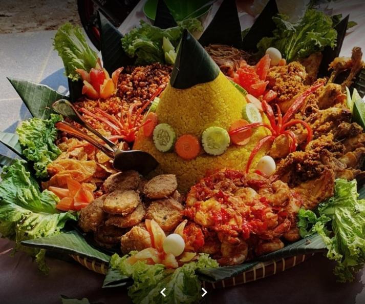 Villa Chacha At Macarena, Megamendung 外观 照片