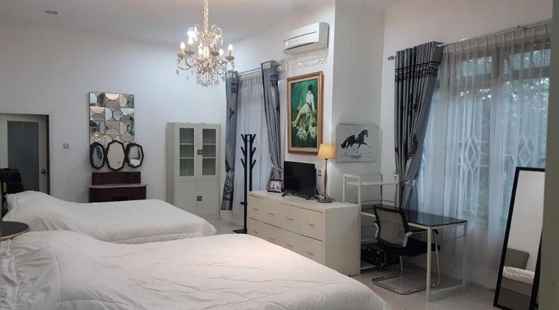 Villa Chacha At Macarena, Megamendung 外观 照片
