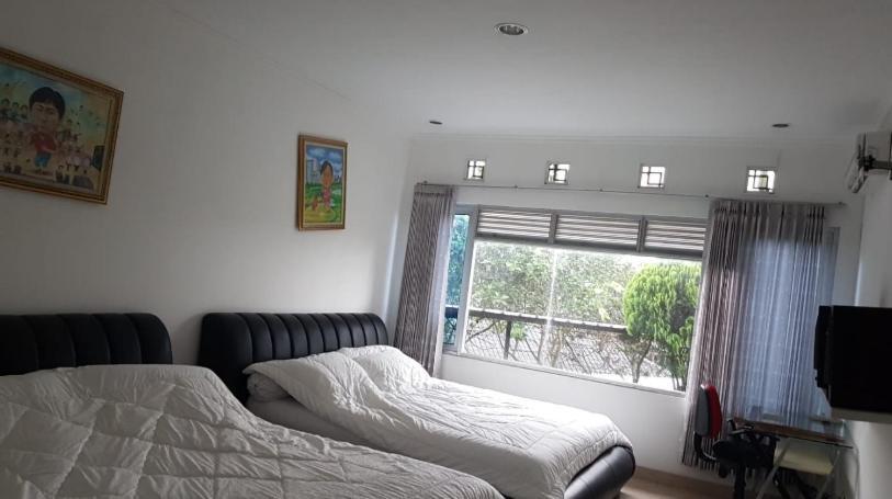 Villa Chacha At Macarena, Megamendung 外观 照片