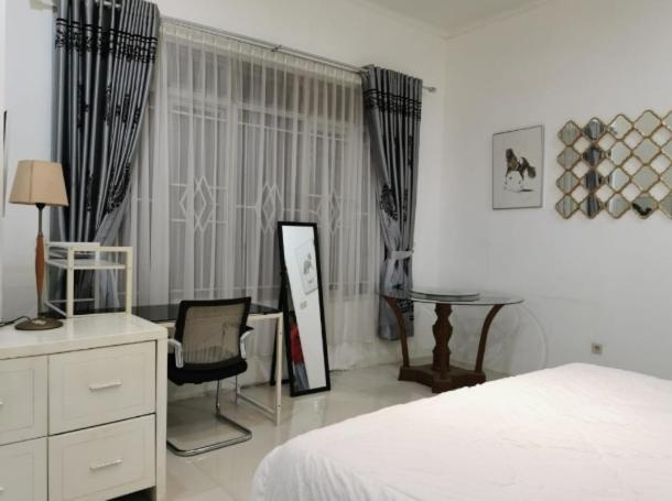 Villa Chacha At Macarena, Megamendung 外观 照片