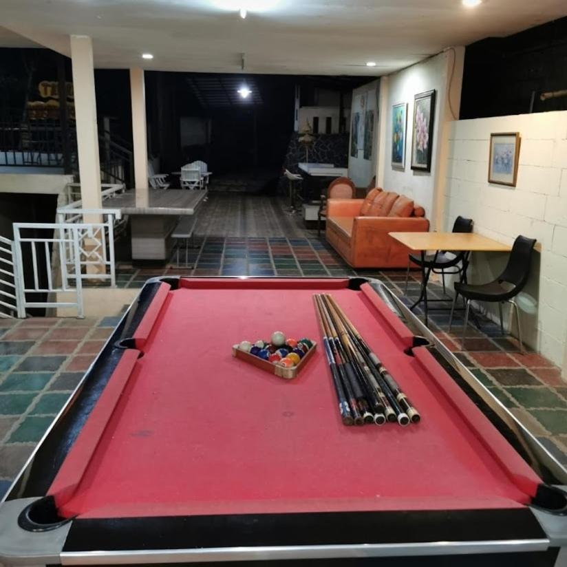 Villa Chacha At Macarena, Megamendung 外观 照片